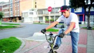 BMX street Como hacer footjam whip con Omar Rojas OJOBMX