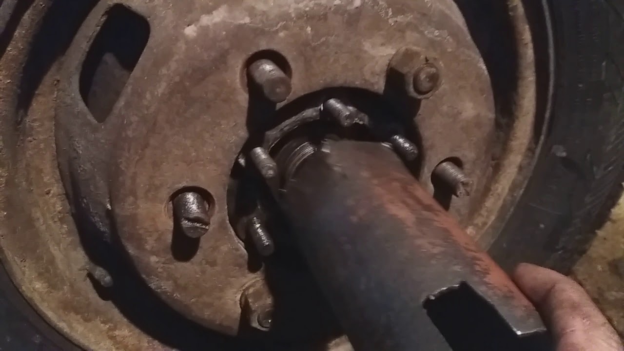 затяжка гайки ступицы переднего колеса соболь 4х4. момент затяжки заднего ступичного подшипника лансер 9. отрегулировать ступичный подшипник переднего колеса. паджеро2 ключ для ступичных подшипников. затяжка гаек ступицы.