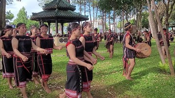 Cồng chiêng làng kép ping Yaly. nghe rất tuyệt vời