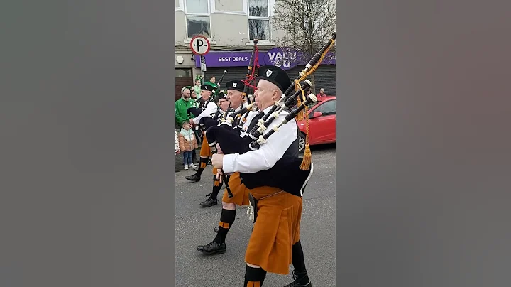Irish bagpipe band at Buncrana parade
