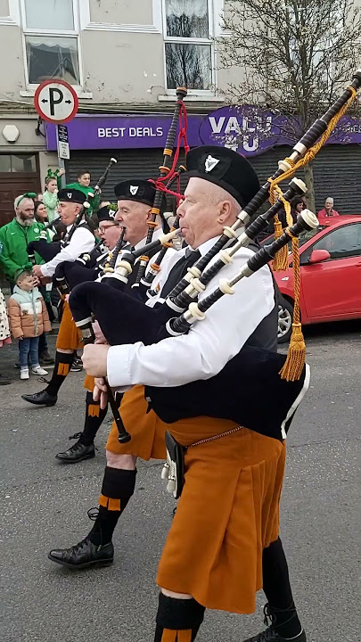 Irish bagpipe band at Buncrana parade