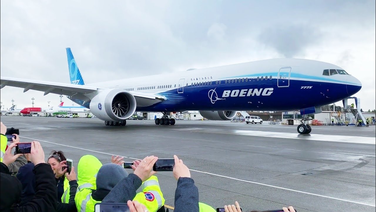 777X taxiing for the First flight