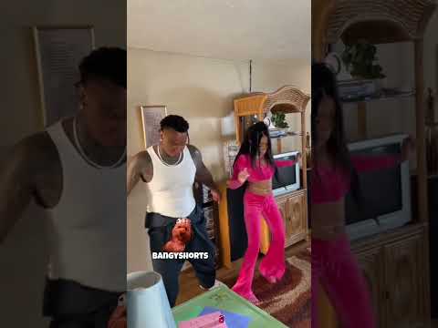 Glorilla Teaches MoneyBagg Yo Her Signature Tomorrow 2 Dance 🔥♥️💃🏽🕺🏽 #shorts