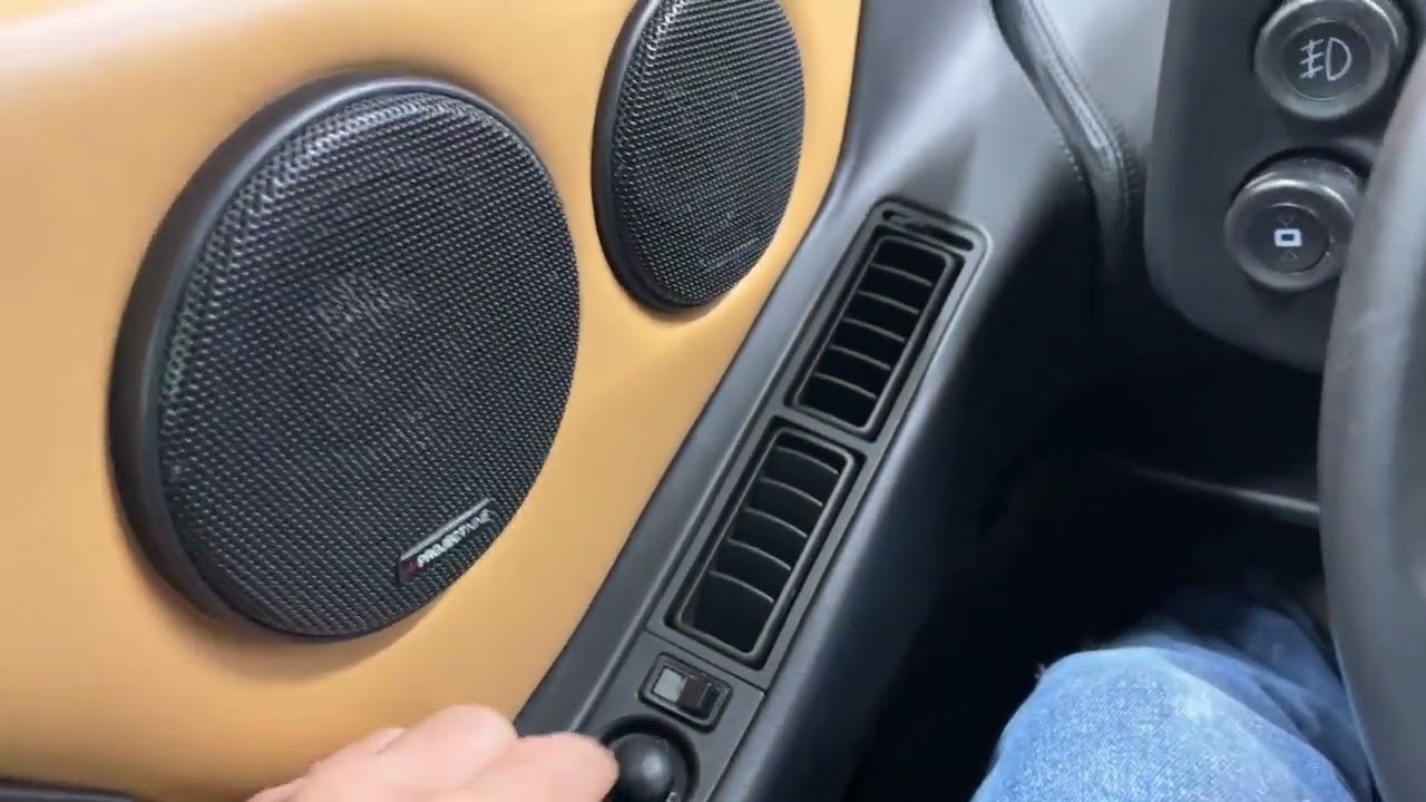 1986.5 Porsche 928 Cockpit Components - YouTube