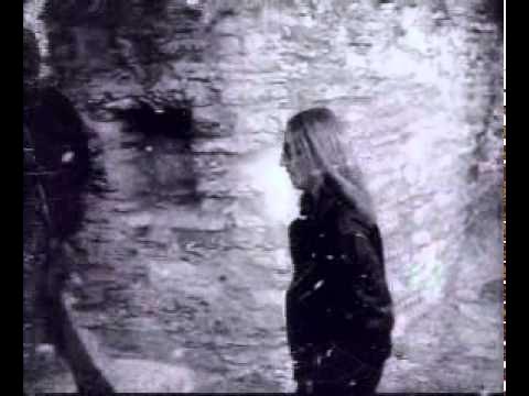 Үстел үстінде нәзік секс видео