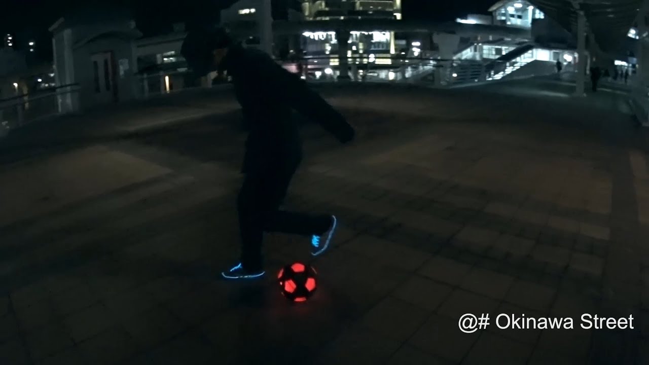 光るサッカーボールと光る靴でグラウンドムーブ Light Up Groundmoves Youtube