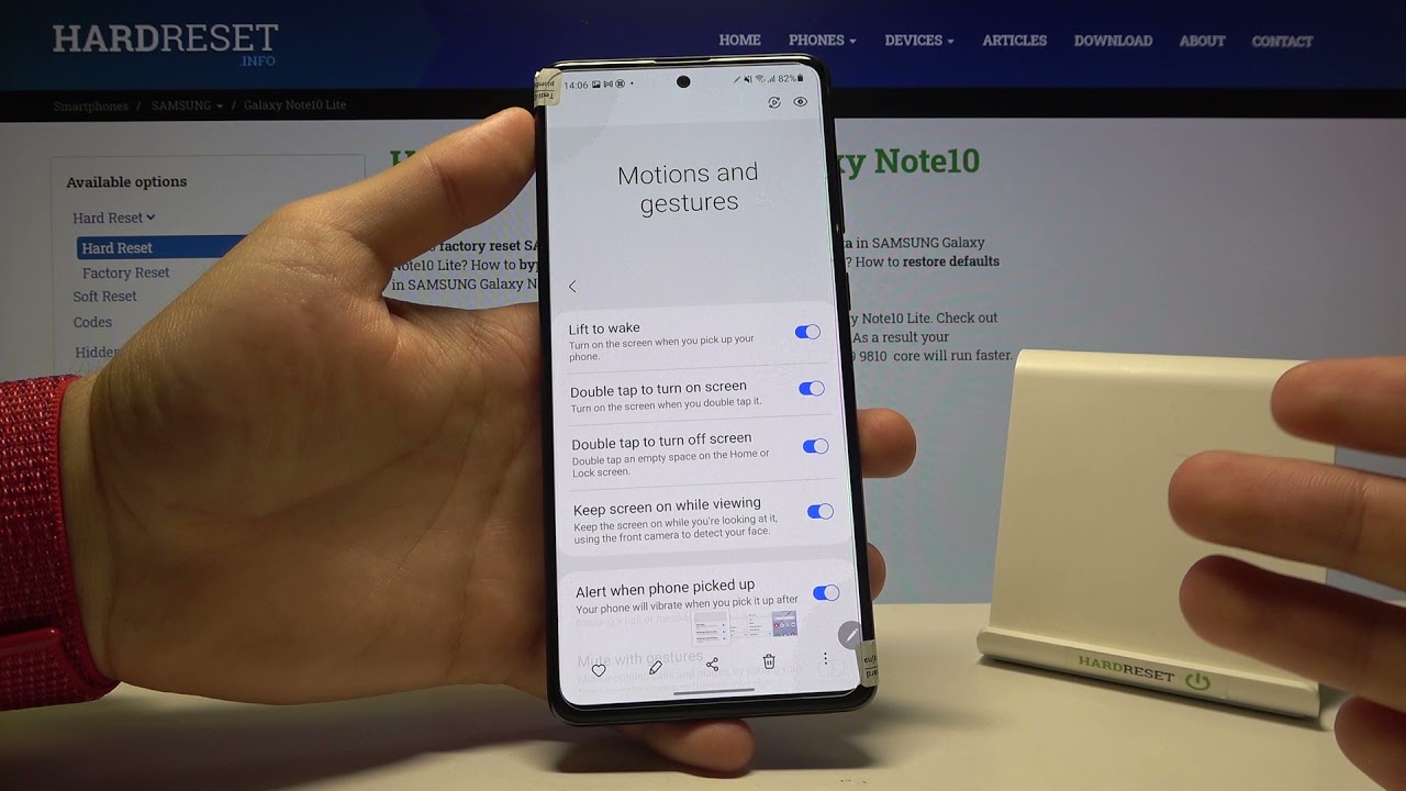 How to Take Screenshot without Buttons Gestures on SAMSUNG Galaxy Note 10 Lite – Screenshot Method - YouTube