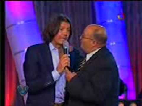 EL GORDO LARRY GASTANDO A TINELLI (24/11/08)