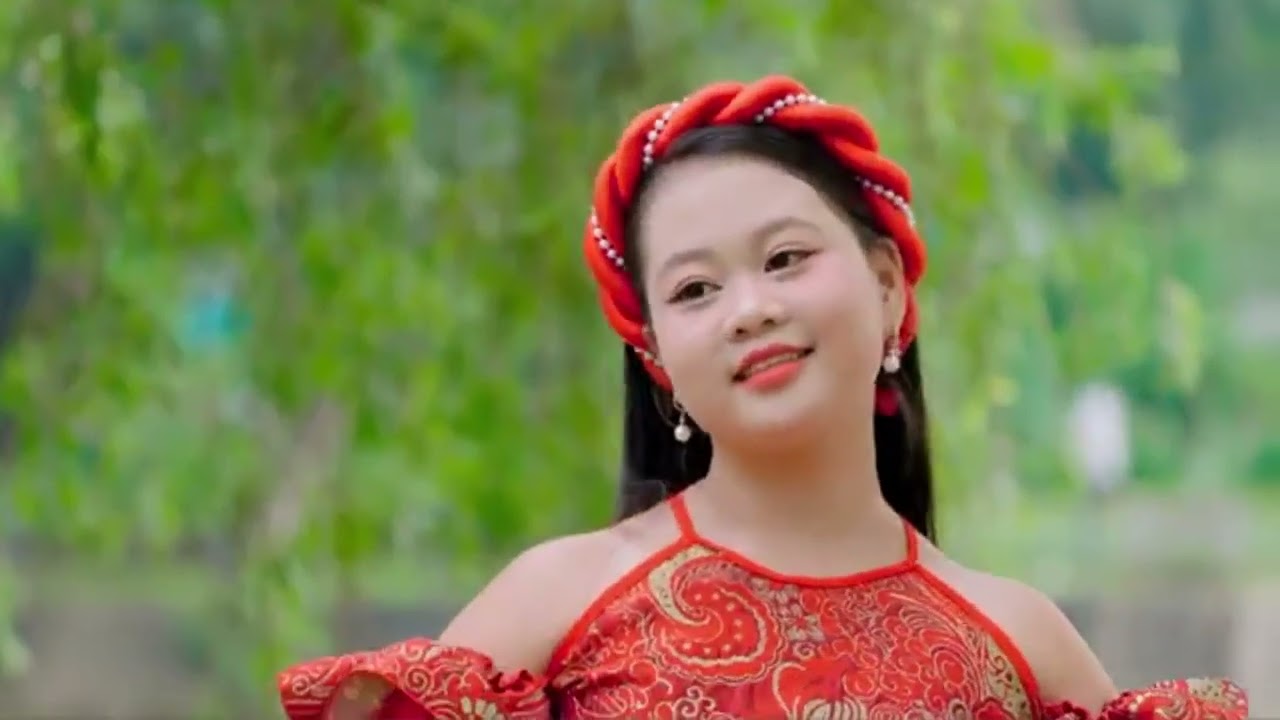 Mái Đình Làng Biển - biểu diễn Linh Đan