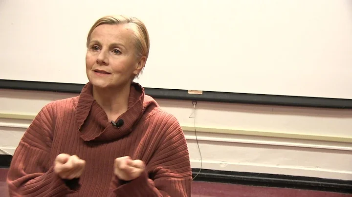 Guest Artist Diane Madden talks about reconstructi...