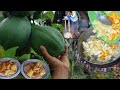 Green papaya and salt fish - Jamaicans try weird foods