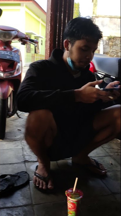 STORY WA nongkrong sama teman