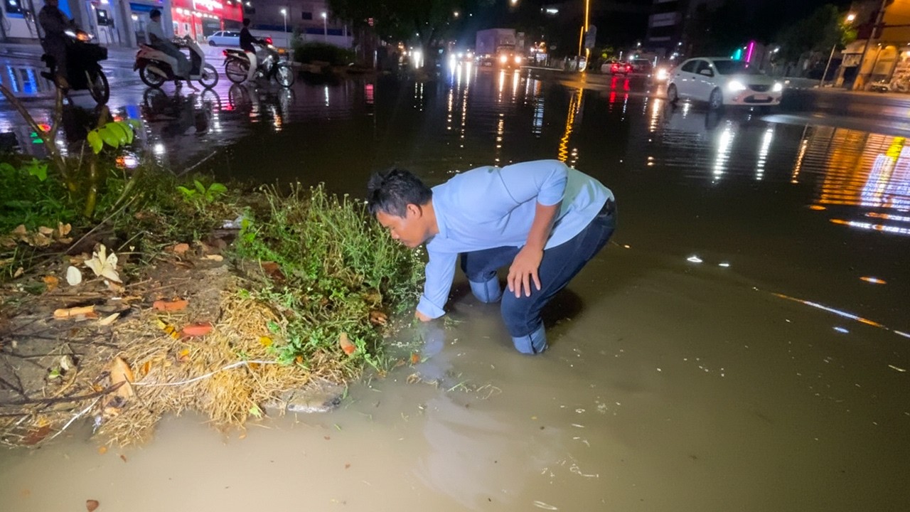 After Strom Rain At Night Have Massive Clogged Culvert On Street
