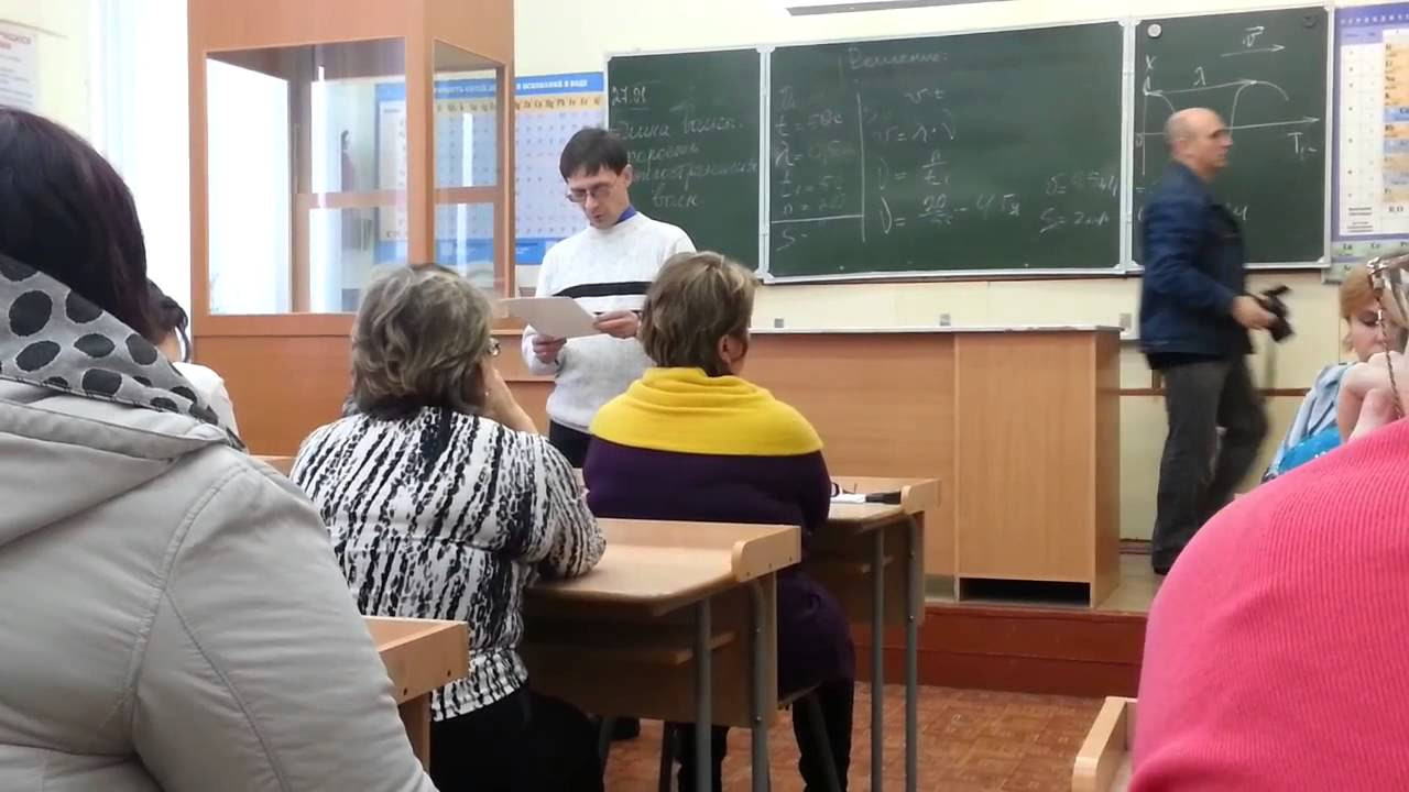 Взыскать с начальника кадров в порядке регресса Взыскать с начальника кадров в порядке регресса