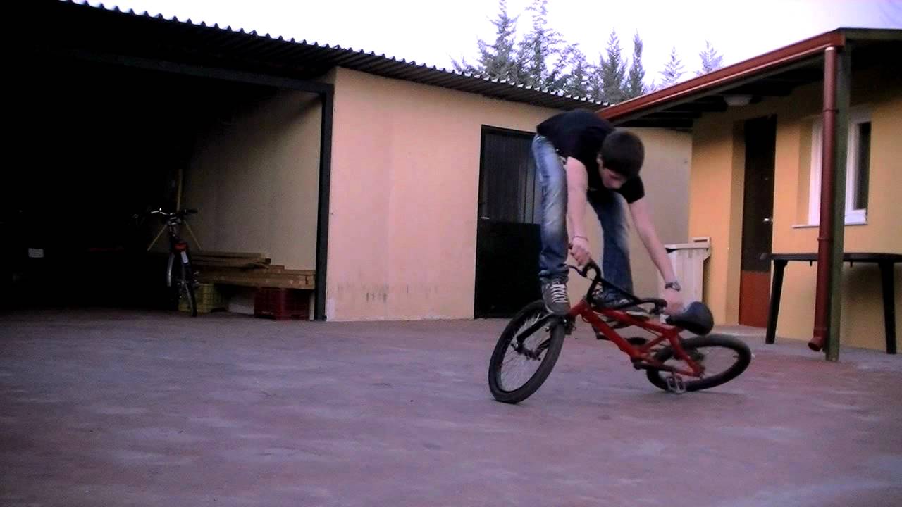 My First Footjam Tailwhip BMX - YouTube