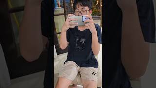 Peter Keeps Playing With His Phone funny comedy