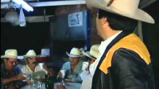 Watch Beto Quintanilla Las Aguilas Andan Solas video