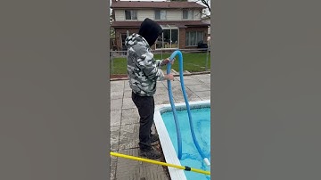 Best way to set up swimming pool vacuum #poolcare #swimmingpool #poolservice
