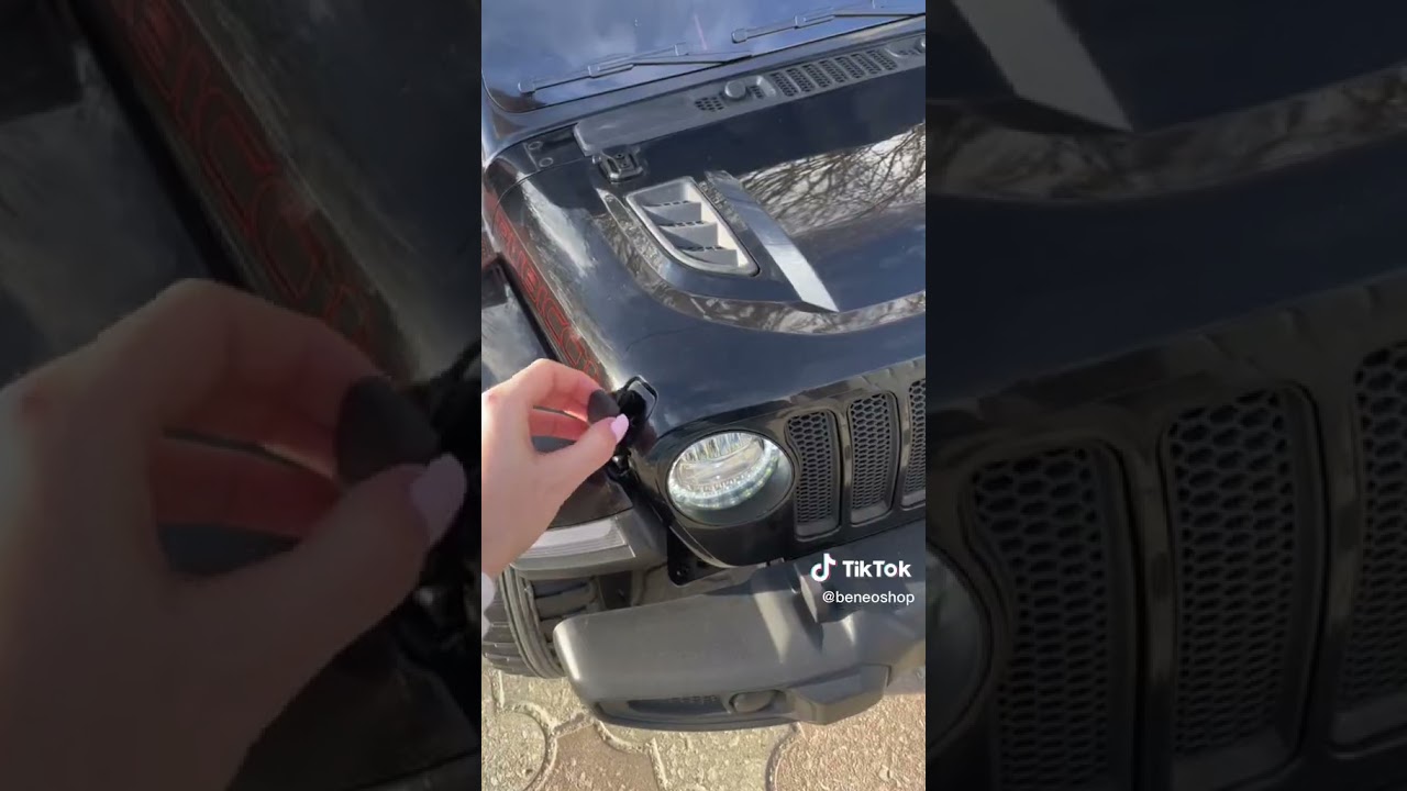 Jeep WRANGLER 4x4 Electric Ride-On Car for Kids