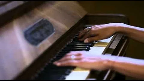 Pauline (France) - Dormons Mieux [Official Music V...