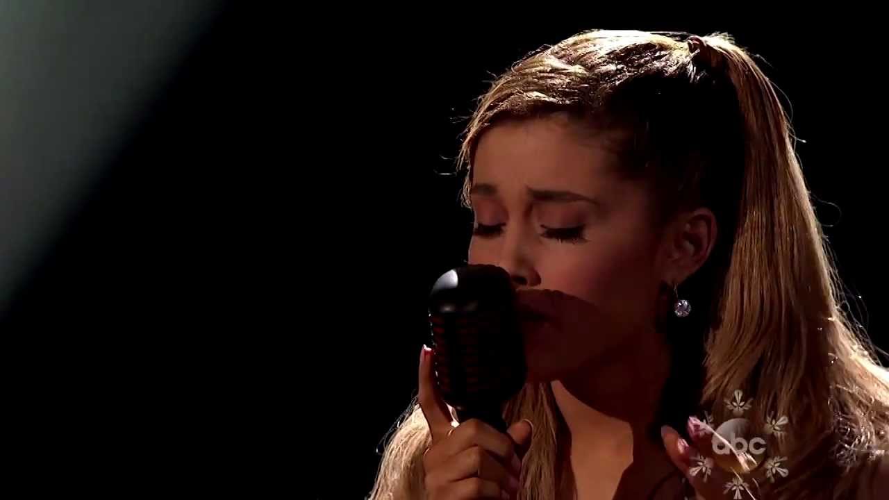 Ariana Grande Tattooed Heart American Music Awards 2013