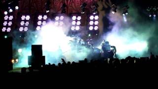 View Jane's Addiction Performs Mountain Song Live at Jones Beach Theater