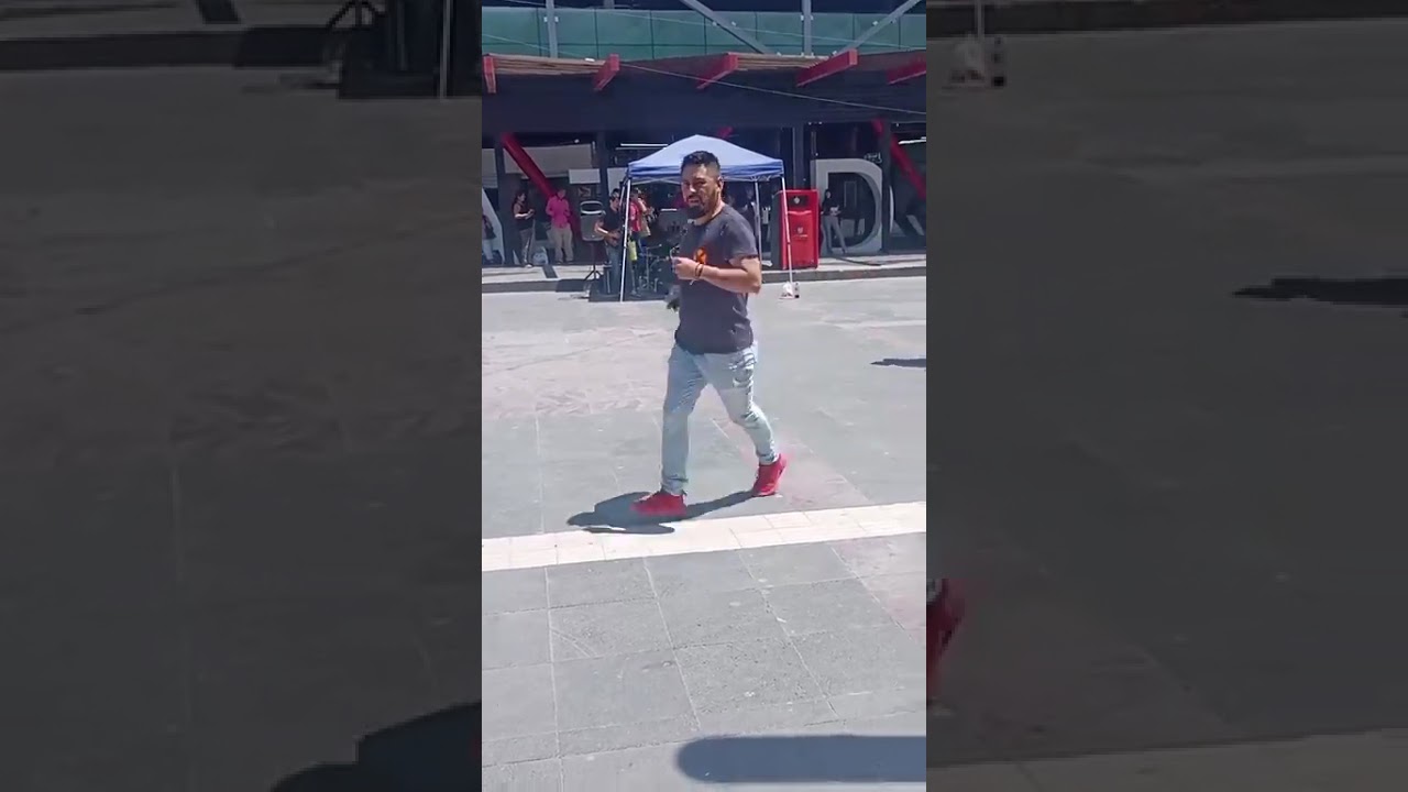 Rock and roll en el centro de CD. Juárez con - the hits -