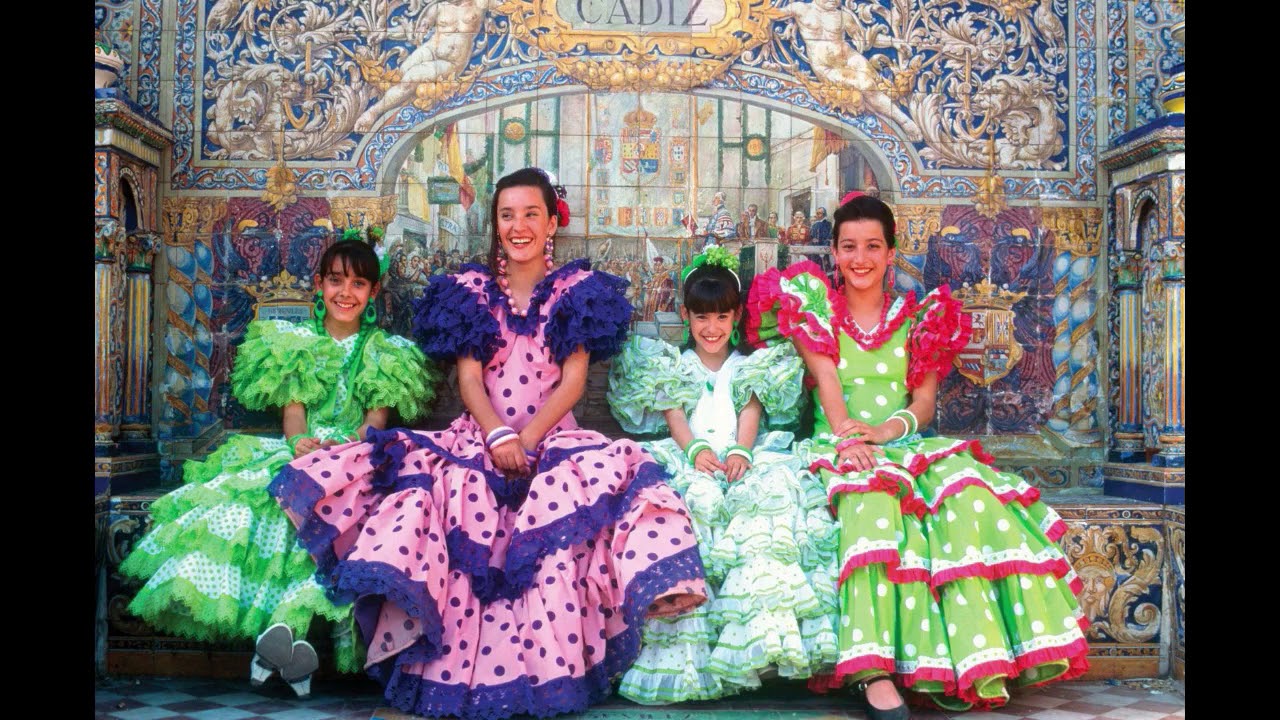 TRADITIONAL CLOTHES AROUND THE WORLD - SPAIN 