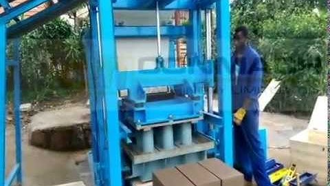 Conmach BlockKing-09MS Block and Interlock Making Machine during 20 cm Solid Block Production 1