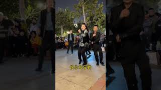 #舞台无处不在 #跟着节奏嗨起来 #一道美丽的风景线 #路人视角 #现场实拍