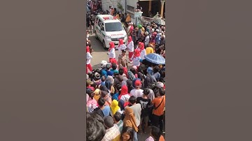 ibu ibu didepan ambulance #shorts #feedshorts #short