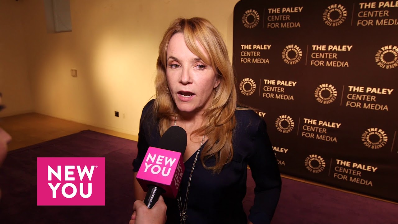 Lea Thompson at Goldbergs 100th Episode Celebration - YouTube
