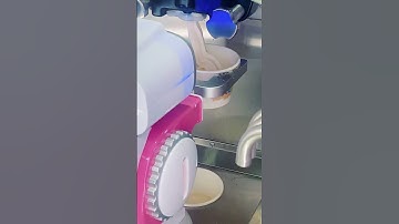 This fully automatic ice cream machine is open 24 hours a day.#icecream #vendingmachine #robot