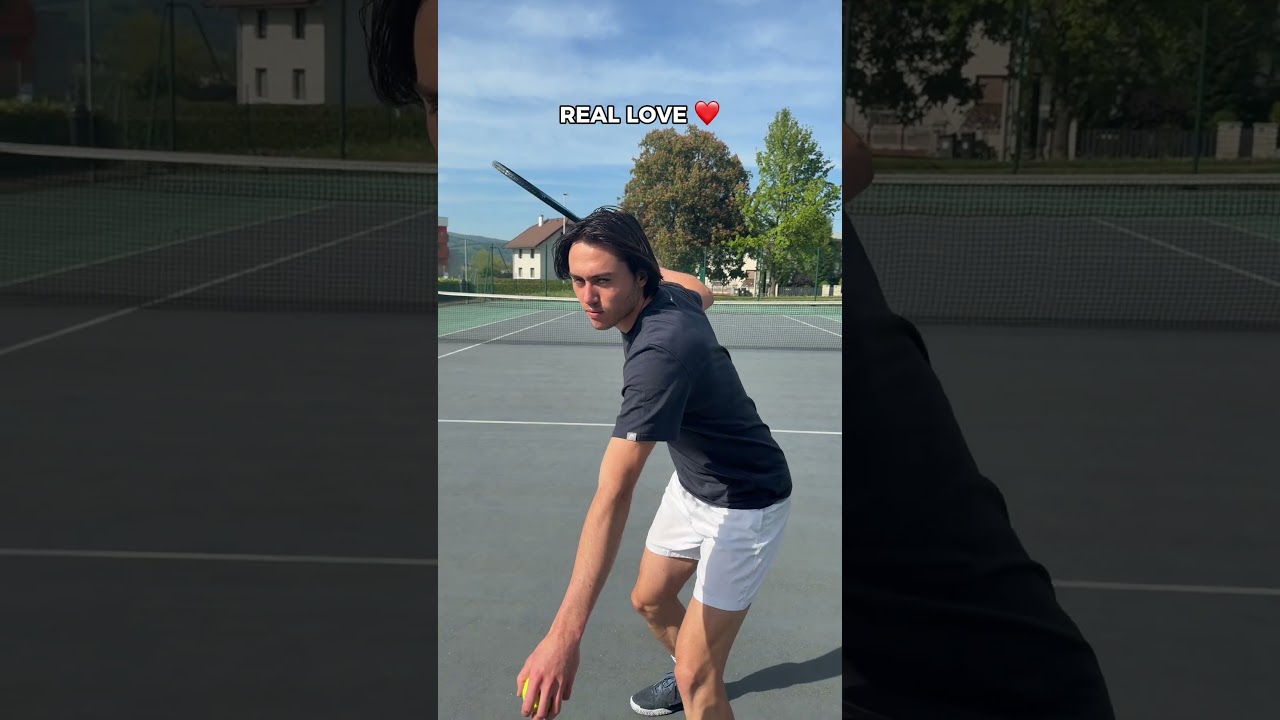 Fake or Real love 😍                 #tennisfrance #tennis