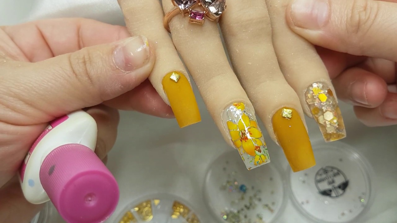 uñascrilicas en tono mostaza #dorado #foil +girasol - thptnganamst.edu.vn