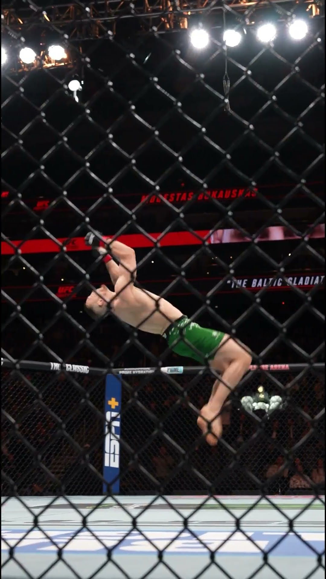 Modestas Bukauskas starts the night off HOT ? #ufcseattle