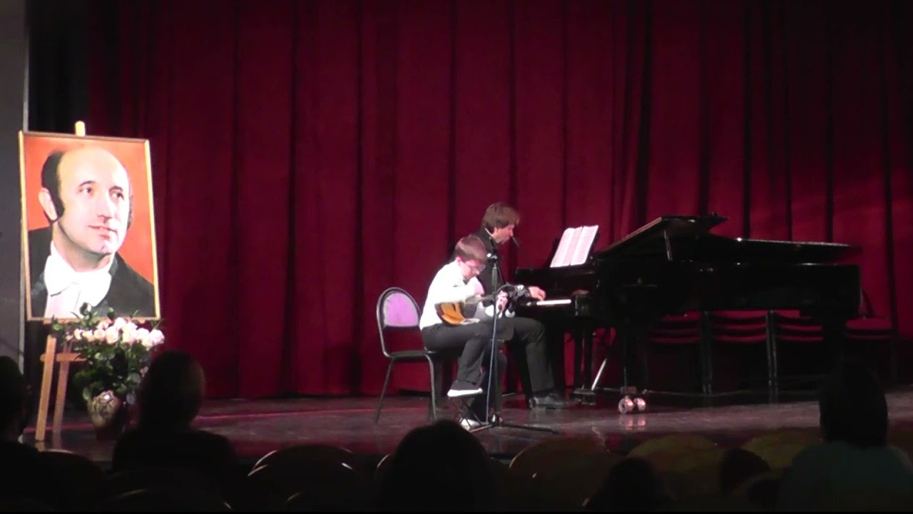 Русская народная песня «По улице мостовой», обработка В.Дителя. Исполняет Тимофей ГРИГОРЕЦ