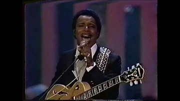 Solid Gold (Season 1 / 1980) George Benson - "Give Me The Night"