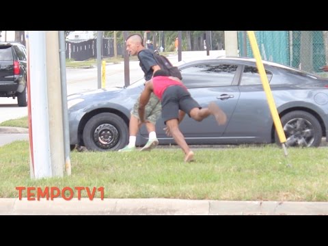 acting-crazy-in-the-hood-prank-pt-4