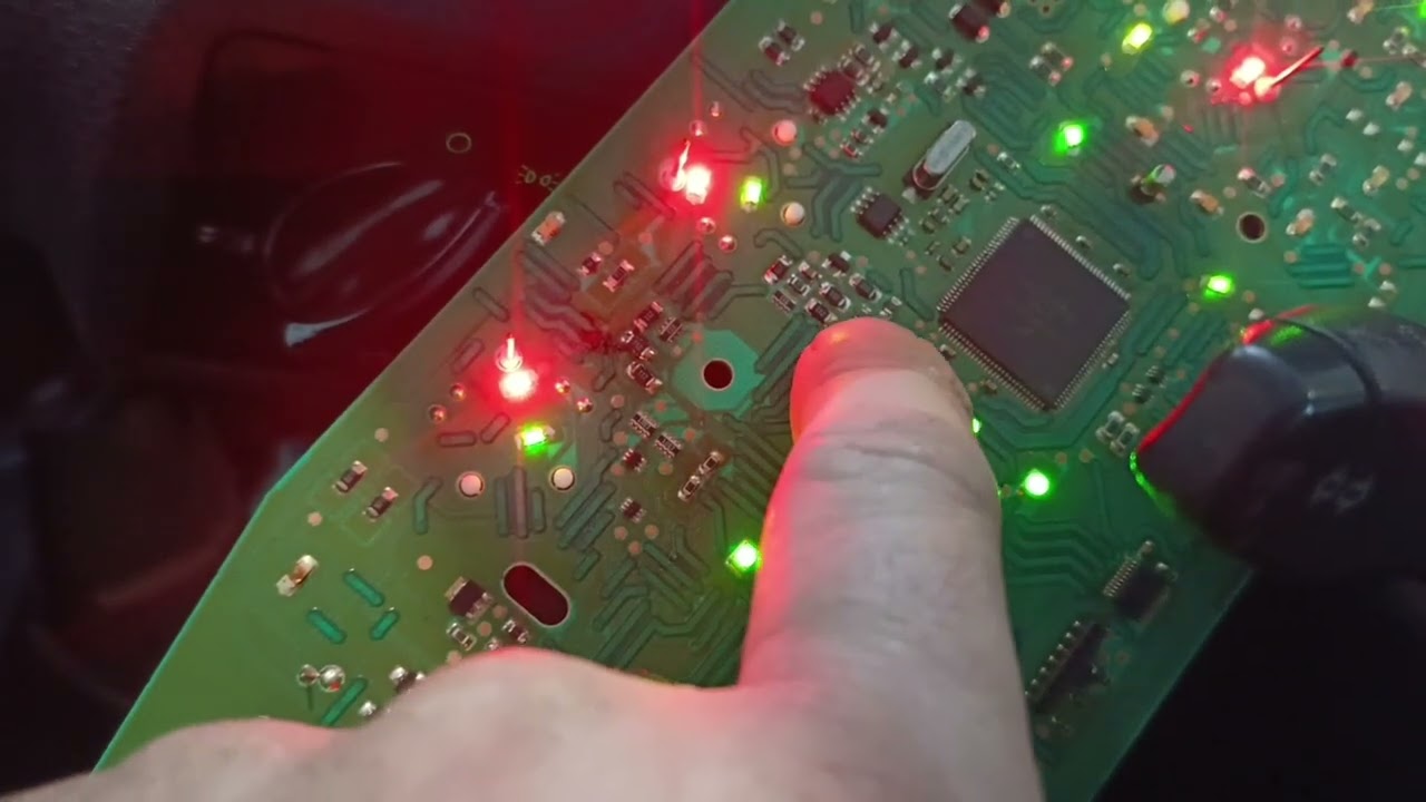 Ford fiesta не работает подсветка приборки.