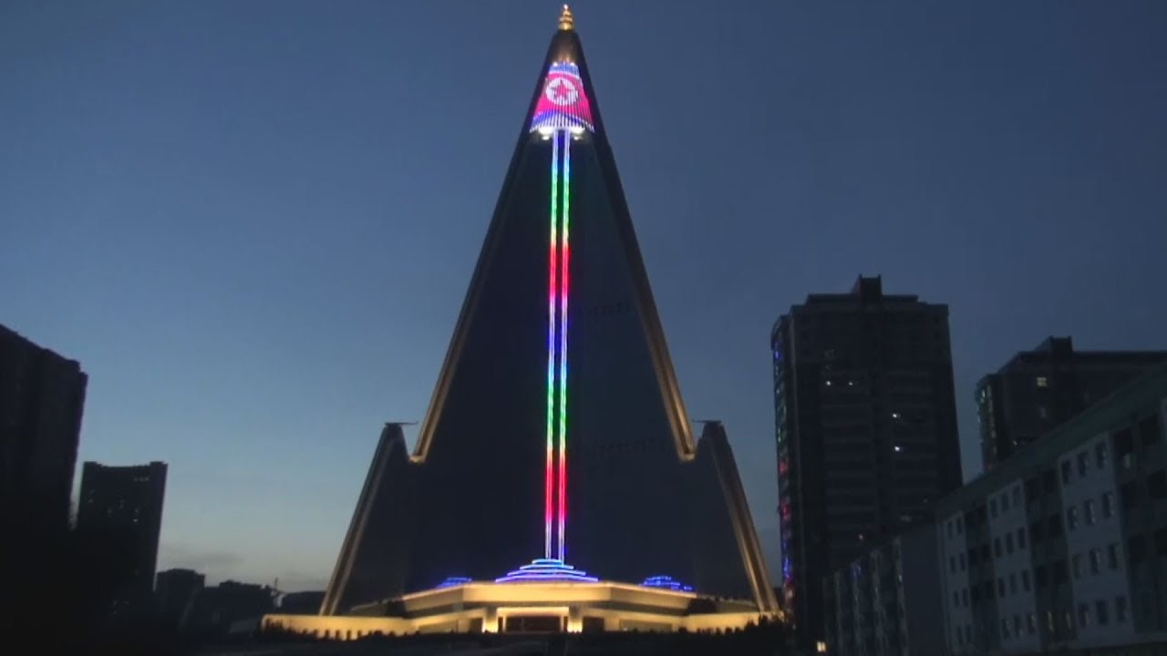 高層ホテルでライトアップ 平壌の柳京、開業間近? YouTube 高層ホテルでライトアップ 平壌の柳京、開業間近? YouTube