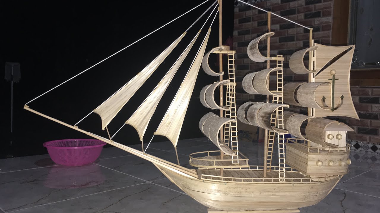 Membuat miniatur  kapal  dari  bambu  Make a miniature ship 