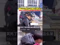 原来从班主任视角看会这么明显 一个男生在桌子下玩手机 另一个在桌子上玩手机 当初自以为的天衣无缝 原来都是他的视而不见 原来从班主任视角看会这么明显 一个男生在桌子下玩手机 另一个在桌子上玩手机 当初自以为的天衣无缝 原来都是他的视而不见