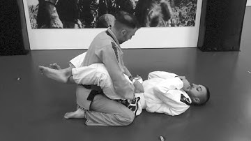 Essential BJJ - The Single Underhook Guard Pass - Master Gustavo Cortes