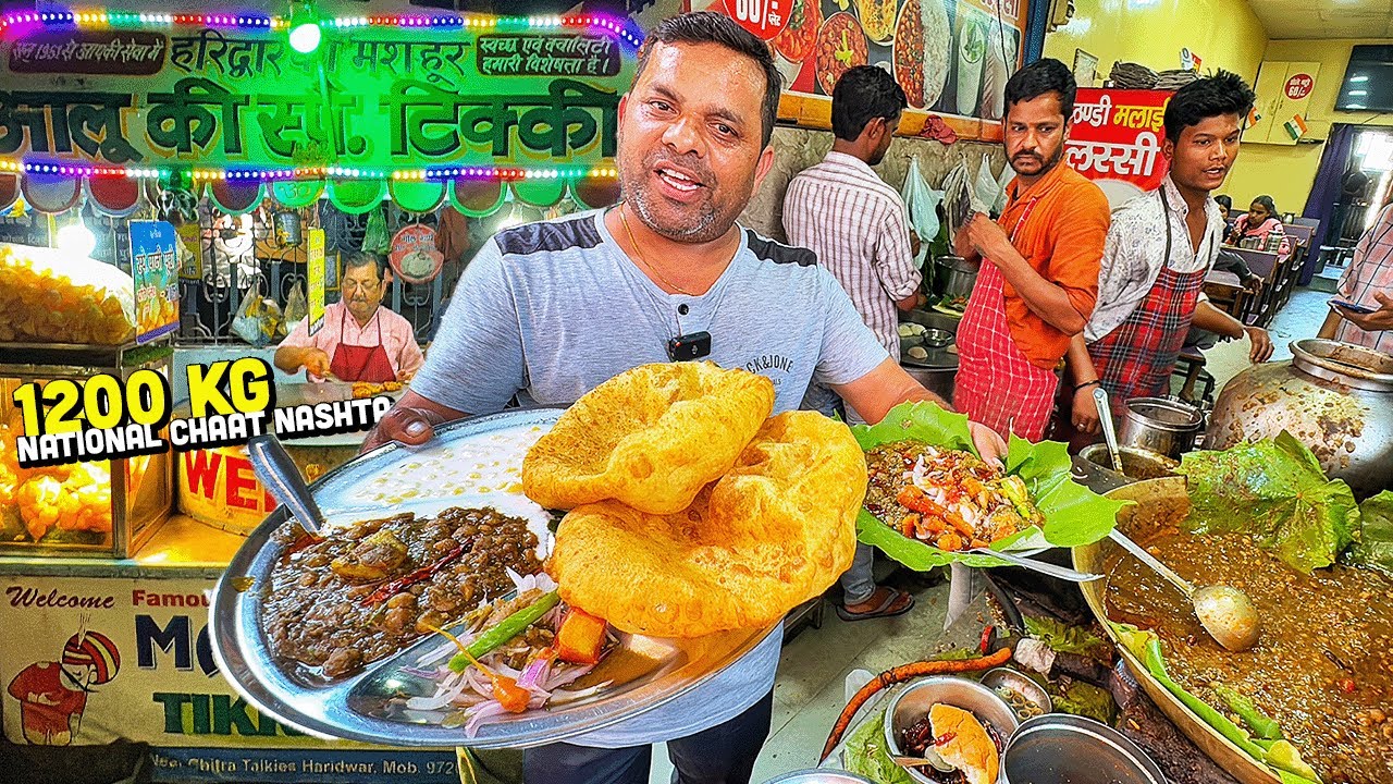 Indian Street Food NATIONAL CHAAT KING  Pappu Chole Bhature Adha Chole Chitra Cinema Heart Tikki