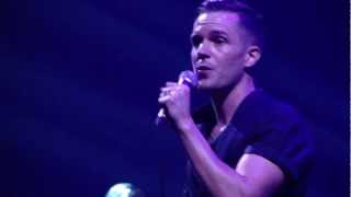 Video thumbnail of "The Killers - There Is A Light That Never Goes Out (The Smiths Cover) - Manchester - 17th Feb"