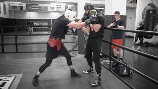 Георгий Кушиташвили против бойца на голых кулаках / Тренировки перед чемпионатом мира по боксу