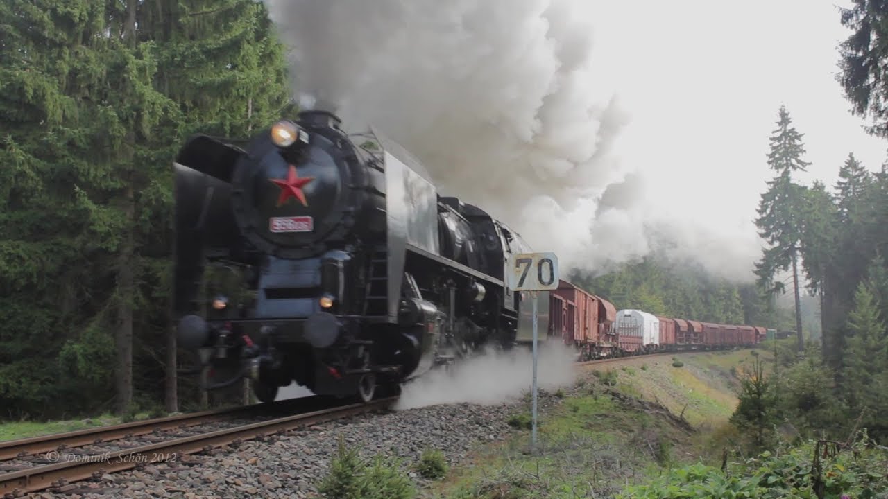 Parní lokomotiva Štokr 556.036 s nákladním vlakem v Lužických horách