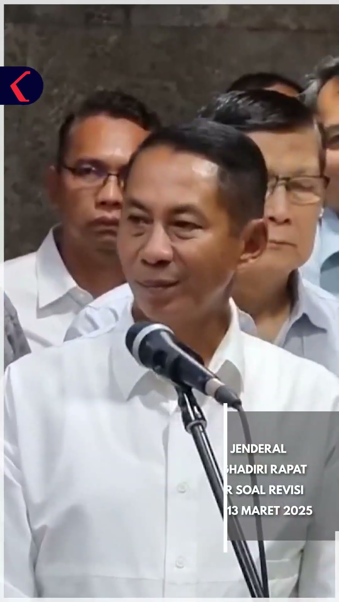 MAYJEN NOVI HELMY DIMINTA MUNDUR DARI TNI KARENA JABATAN DIREKTUR BULOG!