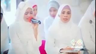 Wanita Cantik Bacaan Quran Surah ar-Rahman